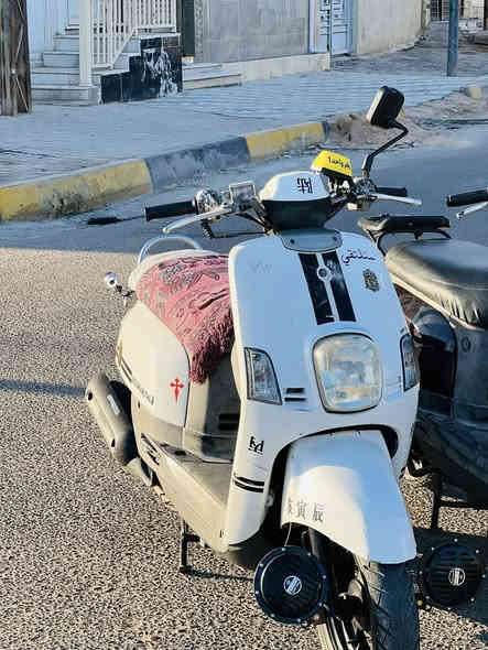 سلام عليكم دراجه ماكس بوليس للبيع مديل2008ماعايزه ايشي كلهه بلاد ختم واحد وي المكينه السعر900وبيه مجال للطيبين وحك الجيه دللون وهاذه رقمي***********
