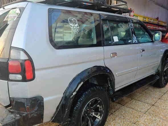 مسيوبيشي ناتيفا 2007 للبيع السيارة غاز وبانزين بيها بارد بالبنيد وطعجة باب السايق جافي عليها تكتك ... مشدود عليها درع ناتيفا امامي وخلفي وسيابية تفصال ومشدودلها مروحتين كهرباء...المحرك وتفرعاتة كلها جديدة شادها قبل شهري تبريد شغال وكومبريسر جديد. مكان بغداد 
السعر 67
***********
