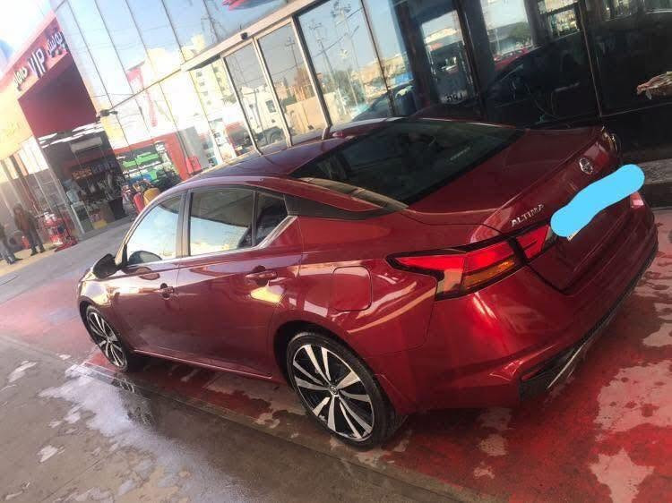 للبيع التيما S k   
الون كرزي 
تحكم ستيرن 
كاميرا خلفي امامي توقف ذاتي  
شاشه لمس 
رادرات خلفي امامي جانبيه 
تبريد ثلج 
ماشيه 100
دهن الكير امبدل قبل ٥ ايام 
رقم وسنويه بسمي كلها جديد تحويل ثاني يوم 
جاملغ فقط امامي بمنه ظرر امريكا بدون ايرباك 
مكان السياره بغداد 
رقم التلفون ***********

