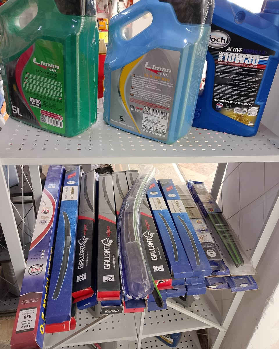 محلات وخدمات سنتر فورد للصيانه وتغير زيت جميع انواع السيارات وفحص وتشخيص الاعطال بالكنبيوتر وفحص وتنظيف النوزلات العنوان كركوك حي العسكري خلف جامع المعراج رقم الموبايل ***********
