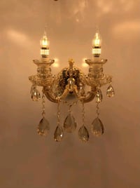 براكيت حائطي فخم للبيع يتميز بتصميمه الكلاسيكي الأنيق مع لمسات ذهبية. ...