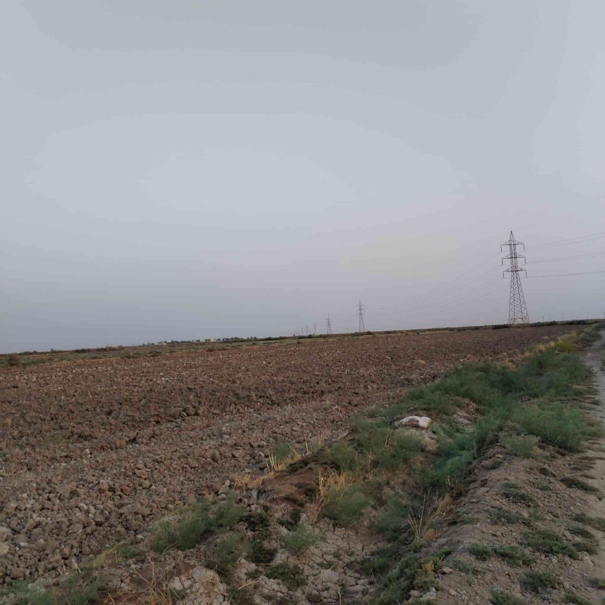 السلام عليكم توجد ارض زراعية للبيع  المساحة 5 دونم توجد فيها ماء سقي زائد كهرباء وشارع خاص بيها  على طريق الامام المحسن الاستفسار على الرقم  ***********
