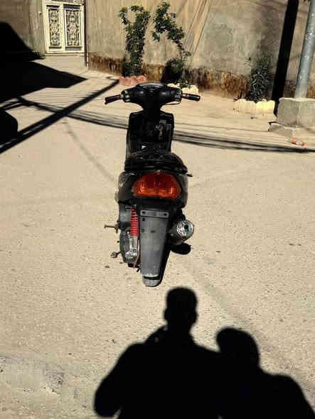 سلام عليكم دراجة ماكس عدلة 49 مفتوح مره وحده سلفةهندر شغالة اشاير شغالات نقصها ماشة وعداد سعره 450 وبيها مجال بيع او مراوس ***********
