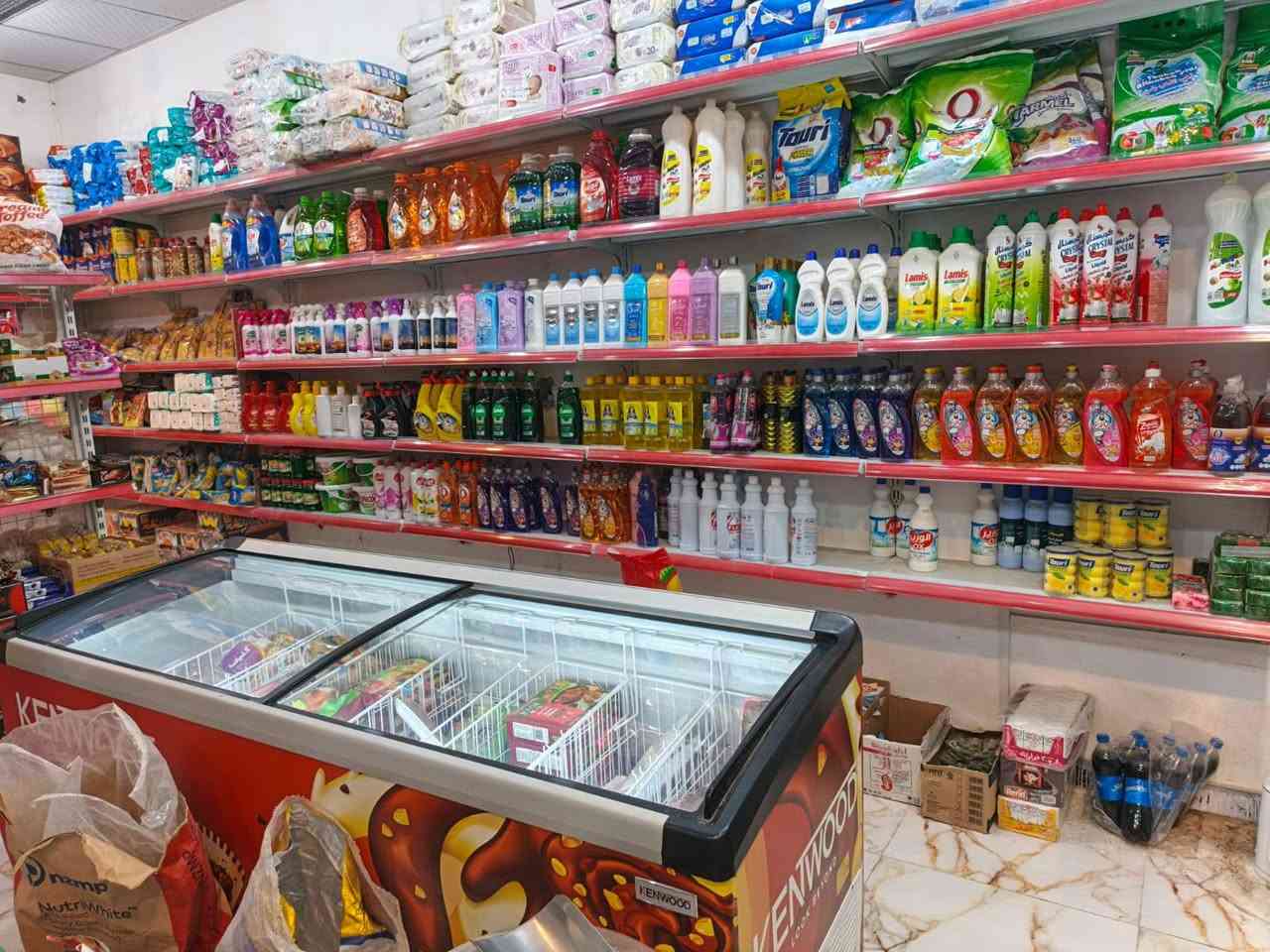 اسواق للبيع كامل مجهز
5 برادات عمودية
مجمده كبيره طول مترين ونص وحده 
سبلت عمودي 3 طن 
كامرات سستم كامل 
براد شركه بيبسي بغداد واحد 
مجهز مواد غذائية كامله 
ايجار المحل 250  الف 
مولد 5 امبير 
ودخله خير من الله 350 الى 400 باليوم الواحد 
سبب البيع عدم التفرغ 
العنوان الناصريه اسكان الصناعي نزله الاولى فرغ جامع 
للاستفسار على الرقم *********** وتساب أو ماسنجر 
بيع او مراوس بسيارة او  بقطعة زراعي
