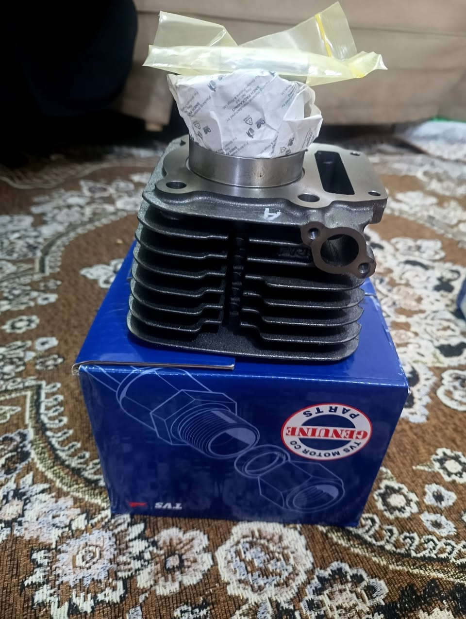 غراض تكتك تي في اس جددمامستخدمات الايبر الوردي بنزات عدد 3عنبارعدد3ابلك عدد2فلترعدد1تجفيتةكاملةبوش وبستم ورنكات واشر بارد واشر حار للبيع العنوان العمارة التصال على الرقم ***********
