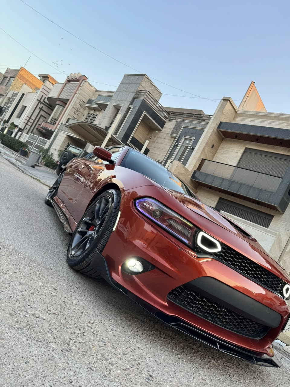 شباب الغالين
جارجر 2021 مشمشي لون مميز دايتونا 8 سلندر 5700 رقم بغداد شبه مميز كذالك علية كت كامل سكات باك
جديدة جدا ماشية 40 ميل فقط جاهزة على آخر شي 
فول 1/1 عدا فتحة قمارة اسود من امريكا 
ويل بلادي شركة شوتة كذالك ستوك سيارة على نظام الشركة
حادثها جاملغ وبنبد و حافة لغد فقط 
شاشة وكامرة دوارة
شفتات ستيرن
حساسات
كشتات هيتر و تبريد قطعتين تبريد
وضعيات قيادة 
اظافة إلى آلد متغير بيها
سعرها جدا مناسب 225 وبيه مجال للطيبين 
مكاني بغداد حي البنوك 
***********
