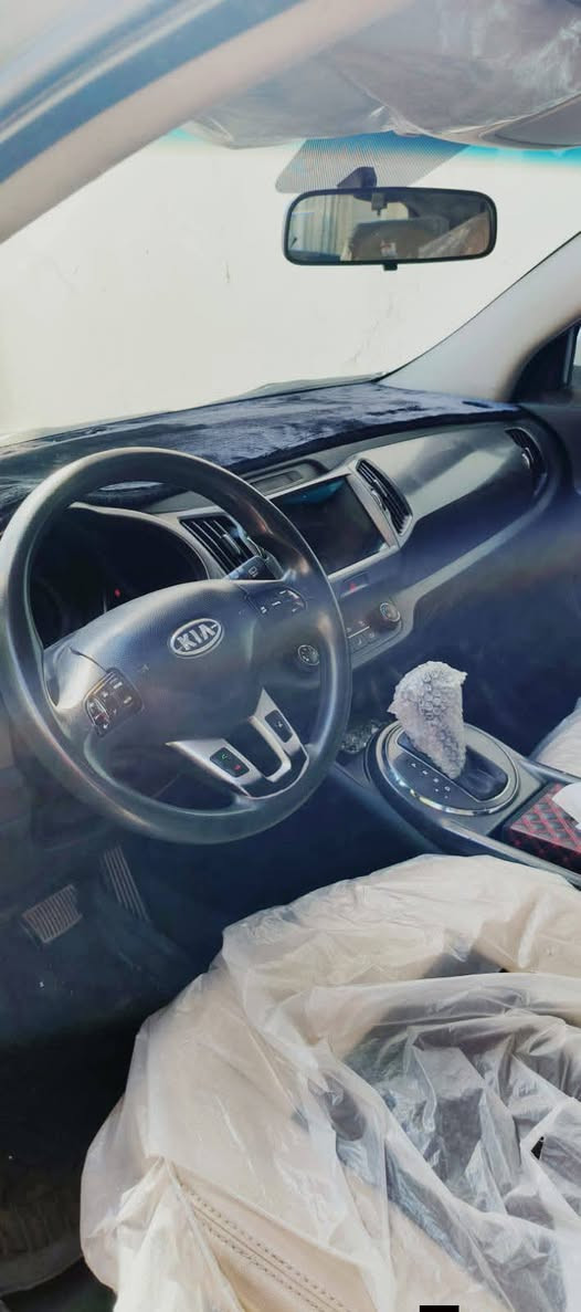 ((((السلام عليكم)))
🎗سبورتاج 2011 وارد امريكي
🎗محرك دوش  2400  جيد جدا
🎗تخم تاير حداديه جديده 
🎗تبريد ثلج + شاشه + كاميرات مراقبه 
🎗سنويه جديده قبل اربع اشهر طالعه 
🎗بأسمي تحويل مباشر 
🎗الون رصاصي رقم دهوك  
🎗حساسات + جادر 
🎗بطاريات 72 امبير جديده 

🎗صبغ / بابين السائق والخلف سائق + بنيد بدون دواخل + دعاميات صبغ + بدون اريباك 

📋تقرير النهائي سياره جاهزه بدون يء صرف ولا دينار بس بانزين ودهن واتوكل على الله ( اني جناي وليسه بياع وشراي) 

🌉العنوان /  سليمانية 
📞موبايل /  ***********
💵السعر / 115 ورقه
