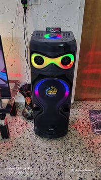 جهاز DJ • ٢٥٠٠٠ واط • شحن ٧ ساعات