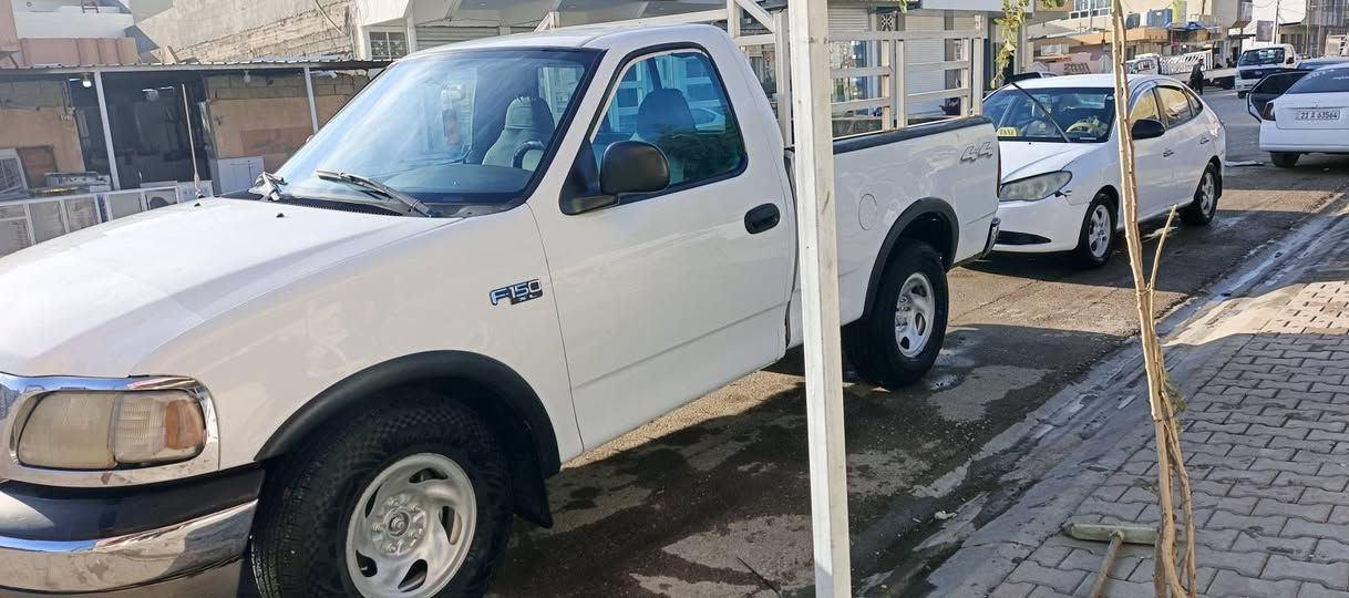 فۆرت مۆدێل 2003 بەشەرتی تەحویل و غەرامە دەعامی بۆ دەعامی قەترە سبوغی نیە بەشەرت بێشو دواو تایەو ویلو هەرهەموی تازەیە تەقەو رەقەی بەشەرت نرخ داوای 58گڵاو مەجال ژمارە *********** السليمانية, العراق
