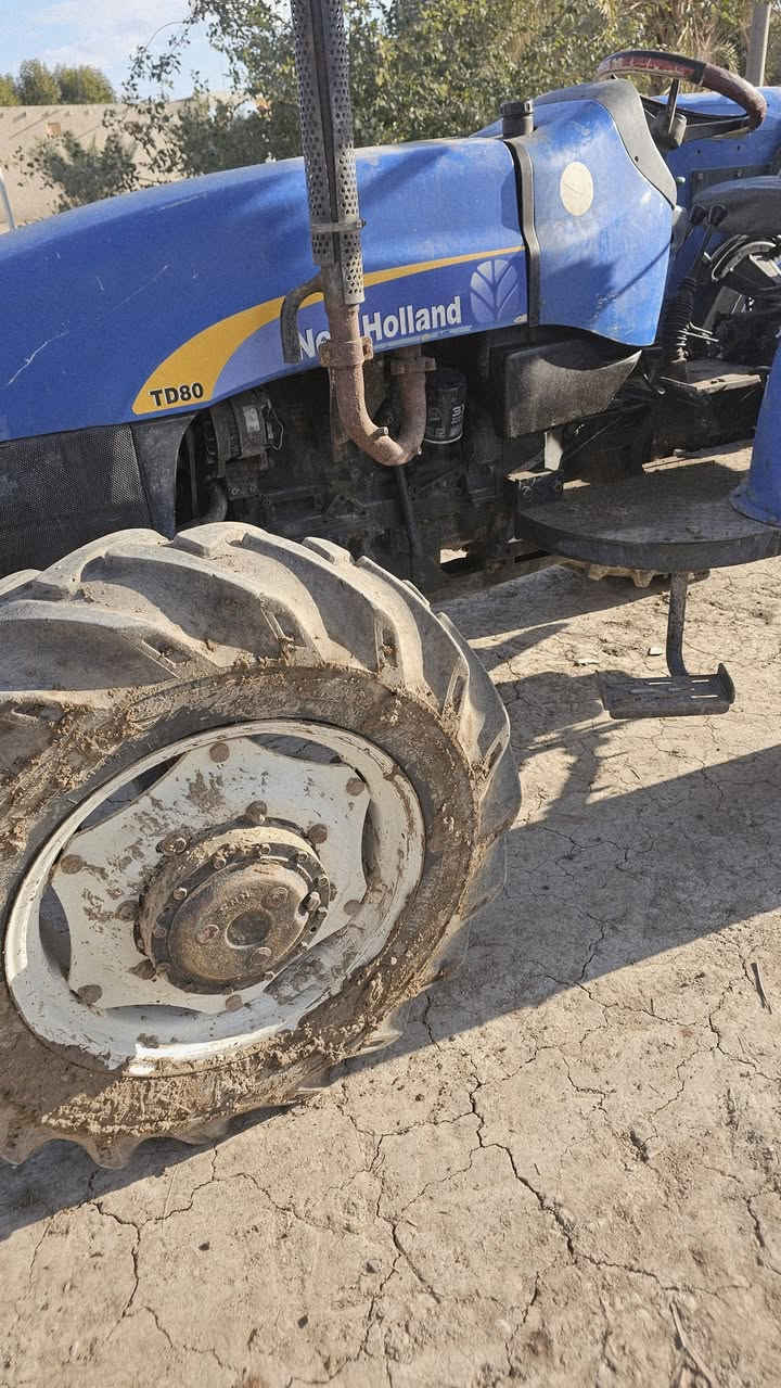 نيوهولند ٨٠ كفاله عامه بس محرك مجفت درجة أولى الباقي كله شركه جاهزه من كلشي تخم تاير كهربايات مكينه ماتذب عليه ربع   كتاب شركه السعر ١٨ مليون المكان ديونيه الاستفسار الاتصال ***********
