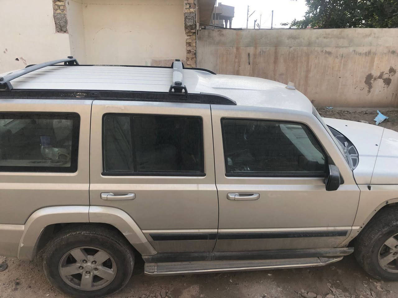 السلام عليكم جيب كوماندر للبيع موديل 2007محرك6سلندر 3.7
رقم السياره بغداد المكينة  گايمه بيها صبغ فقط الجاملغ الامامي الايمن السعر 75 ورقة
مكان السيارة تكريت 
 للأستفسار***********  
***********
