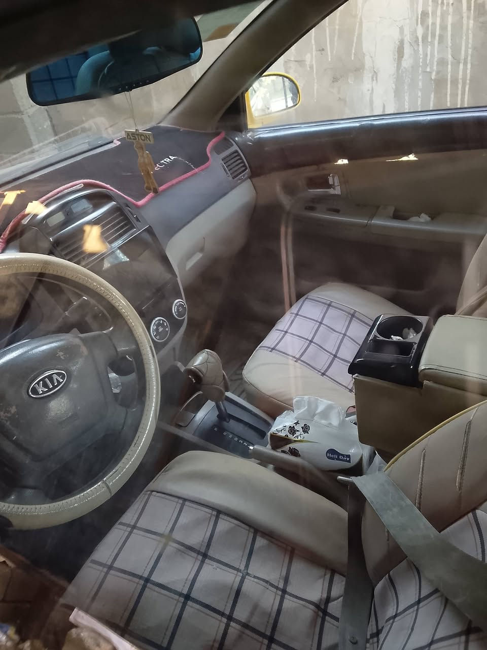 السلام عليكم اسبكترة ٢٠٠٧كير مكينة خير من الله تحويل ثاني يوم صدر خير من الله تبريد تدفة شغال رقم بغداد دواخل مرتبة منضومة غاز سيارة جاهزة لشارع كبل مكان ديالى بعقوبة *********** السعر 72
