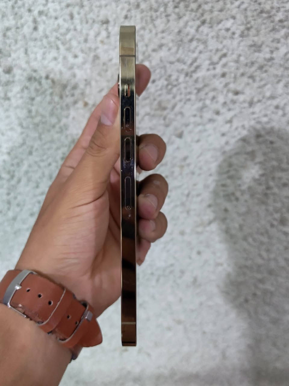 ايفون 13 برو ماكس ذاكره 512 بطاريه 76 جهاز نضيف وتر مامفتوح ولا يعبر هوا مكان بغداد *********** عربي الجهاز

