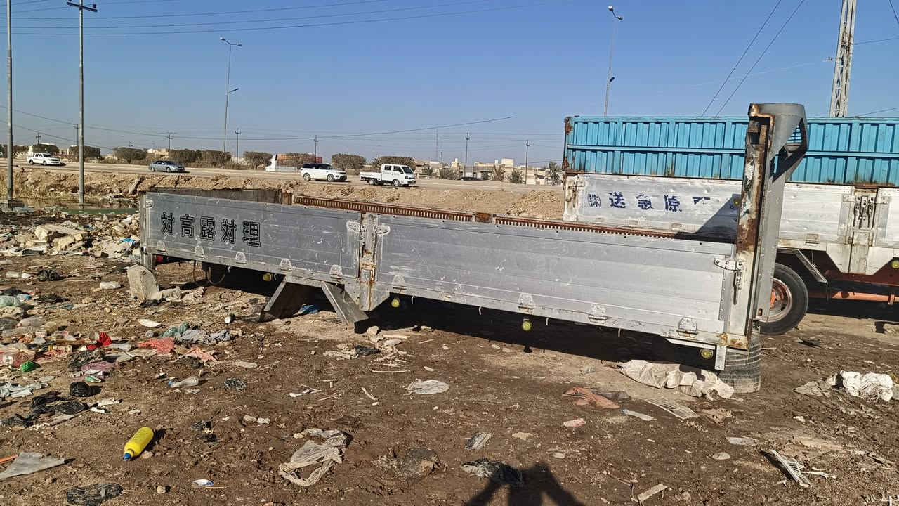 بدي للبيع سته وربع
***********
