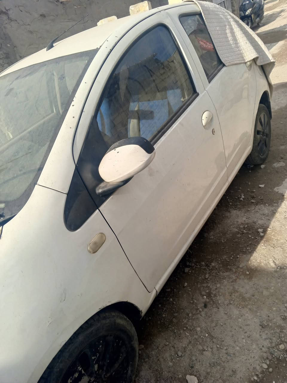 سلام عليكم عندي سياره جيلي باندا للبيع ابيع واقع حال واتصال على رقم ***********بي واتساب فقط
