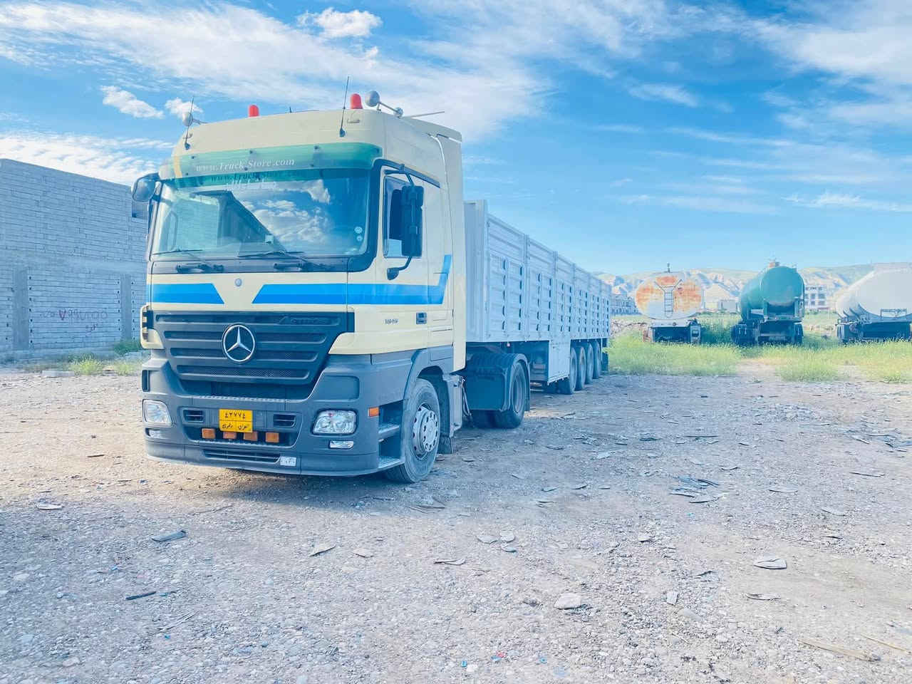 السلام عليكم اكتروز موديل 2005 حجم     1846  عربانه شاكر  العربانه محدثة 2025 شرط بدون كسر بدون فطر تخم تواير جديد السياره جوه الشغل يعني جاهزه من كل شي رقم سنويه جديد  للاستفسار اكثر *********** أو *********** عنوان السياره دهوك سيميل
