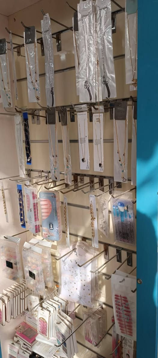 محل للبيع مع كافة الملحقات للاستفسار ***********
