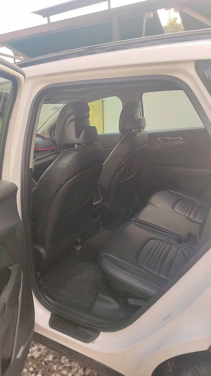 السلام عليكم
عندي كيا سبورتج 2023 فول فول مواصفات اعلى مواصفات بالسبورتج واحد على واحد وارد امريكي 
حادث امريكا بجم امامي صفحه السائق
و صندوق السيارة 
و صار بيها حادث داخل العراق بجم امامي 
جاملغ الايمن مع الايسر تبديل مع قبق البنيد تبديل 
و بارد خفيف صغير جدا صفحتين 
السيارة ما بيها نقص و نظيفه بشكل
ماشيه 136 الف و قابله للزيادة 
حجم المكينة 2500 
و بيها فحص سونار حديث الي يحب يتواصل ع واتساب و انطي كل التفاصيل 
205$ 
 هاتف ***********
