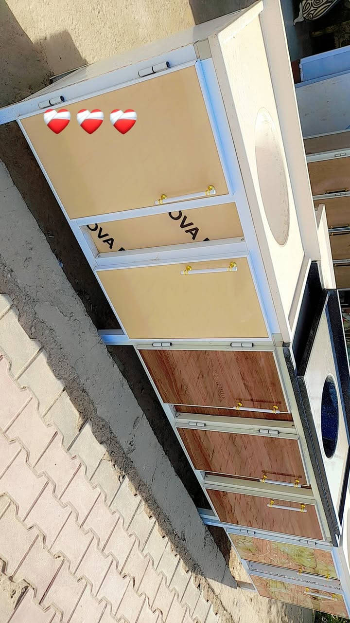 توجد انواع الكاونترات والسنكات بمختلف الاحجام والقياسات وحسب الطلب 
للاستفسار:***********
