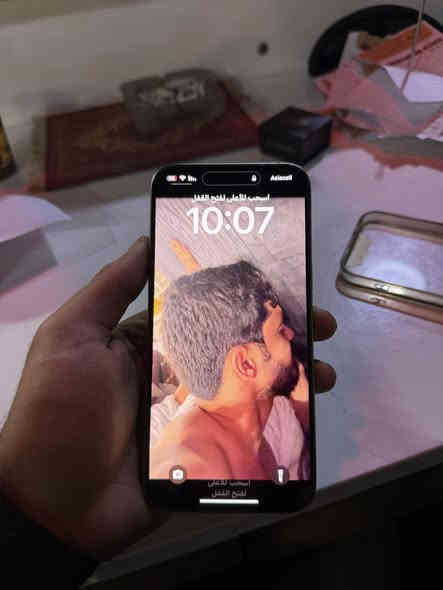 سلام عليكم 15 برو ماكس نضافه 100/100 لاشخط ولا زلغ ضمان ماستر ماخذه باكيته موجود بطاريه 88 مكاني بغداد الصليخ السعر 1100 الرقم ***********
