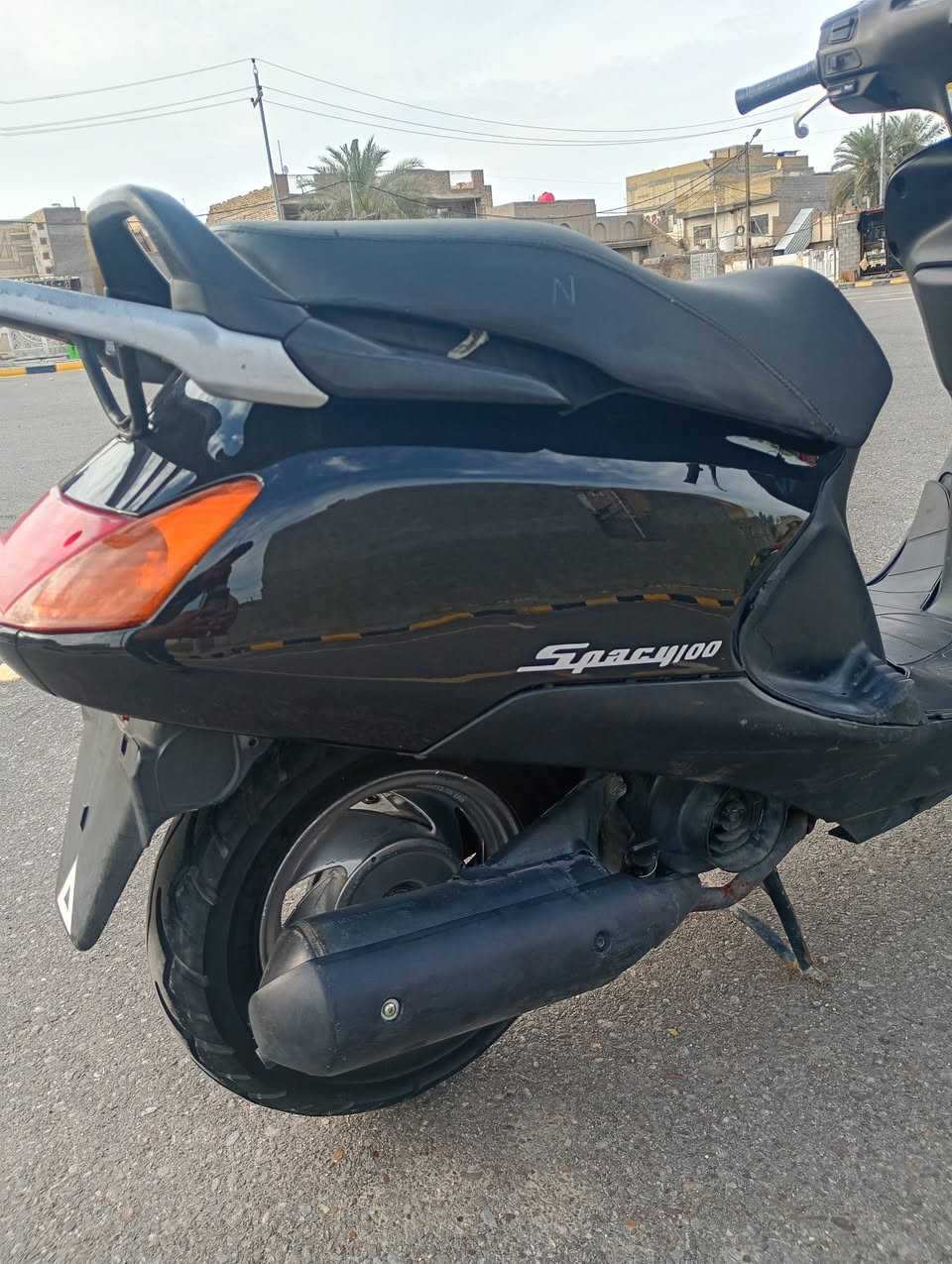 السلام عليكم دراجه سبيسي ياباني للبيع دراجه جاهزه مكينه مفتوحه رايمر كهربايات كلهن شغالت قفل جنطه قفل ستيرن للستفسار أكثر إتصال *********** العنوان واسط الخاچيه
