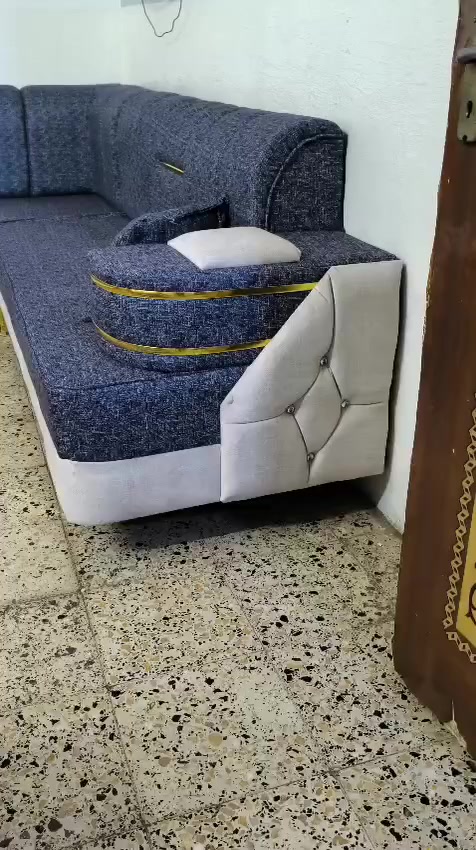 ديوانات جدد 22مقعد 14متر حطاطه بلوك اسود وست كوشات ويا السعر 750مكان هبهب الشراي يتصل ***********وتساب
