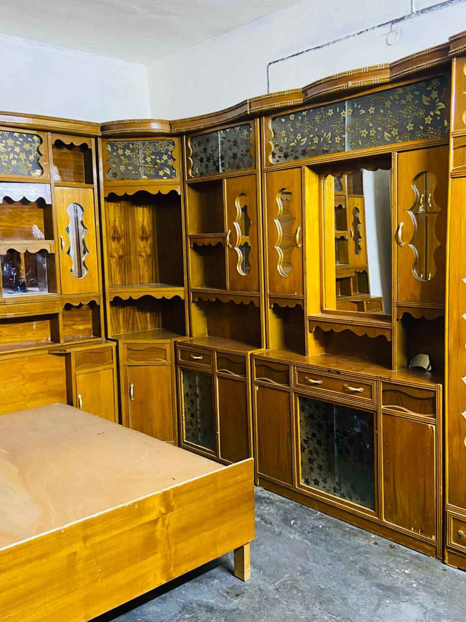 للبيع غرفة نوم هودج مستخدم خشب صاج عراقي حطاطه ثقيل شرط نضافه 
عنوان الرمانه البعبيد سعرها مناسب حيل 850 وبي مجال 
***********/وتساب
