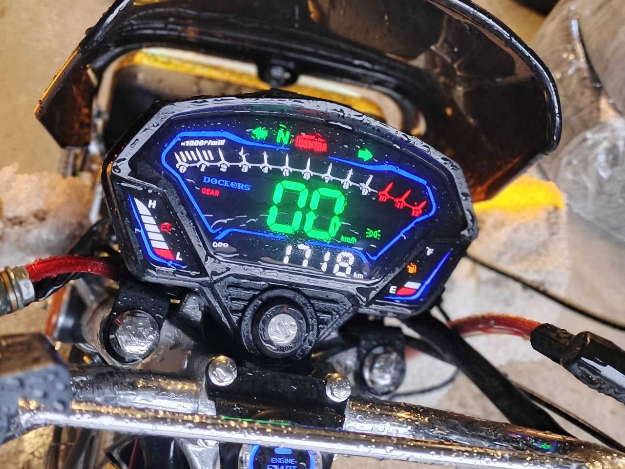 موتور سافين فول فول
2025
ماشي شهرين بالظبط
منفيس أوراق كامل 
مفاتيح وجهاز ٤حاظر 
٨٢٥الف قفل 
***********
