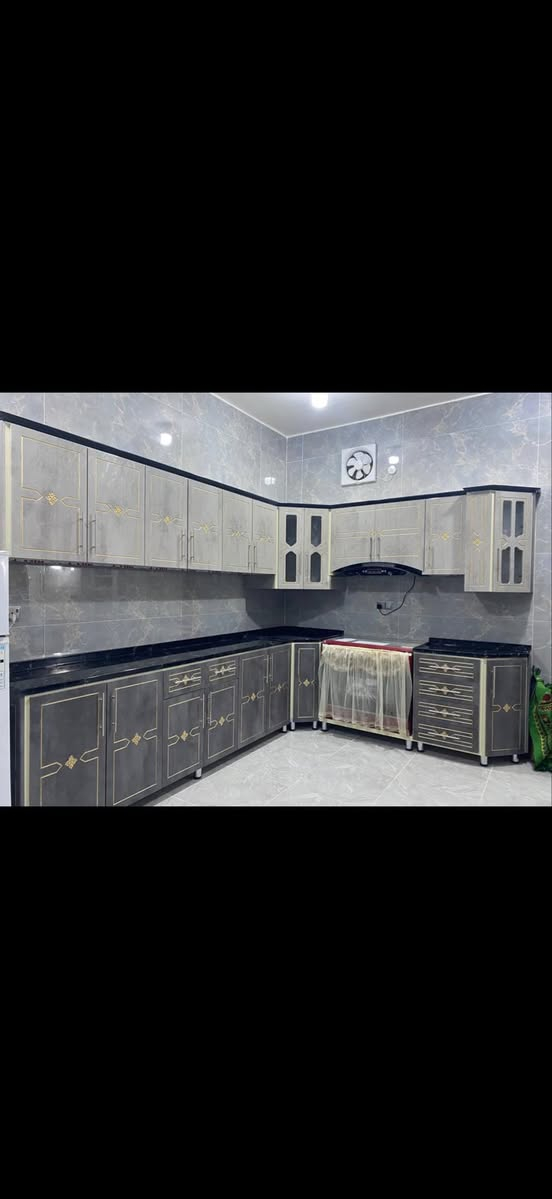 كاونتر للبيع شغل درجه اوله خشب HDF مرمر تركي يشتغل على مطبخ 5\4  سعر خاص او اتصال ***********
