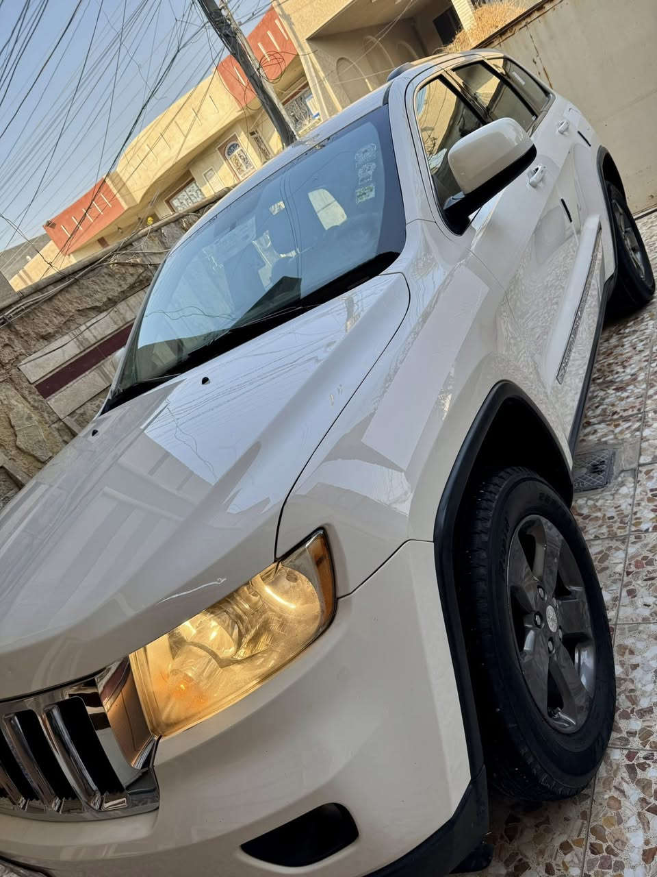 السلام عليكم جيب 2012 وارد امريكي صار بيها شوية بل باب الخلفي صبغ والباقي مكفول السيارة بجم كبس بدون ايرباك بدون كلشي فقط هاذا موصفات فول عدا الفتحة كشنات جلد كهرباء شاشة كبيرة كامرة خلفية بصمة محرك 6 سلندر حساسات وباقي الموصفات المعروفة السيارة رقم بغداد الجديد هزة سنوية ارقام كلة جديد تخم تاير صدر خير من الله السعر 160 وبيها مجال حك الجية المكان بغداد السيدية رقمي ***********
