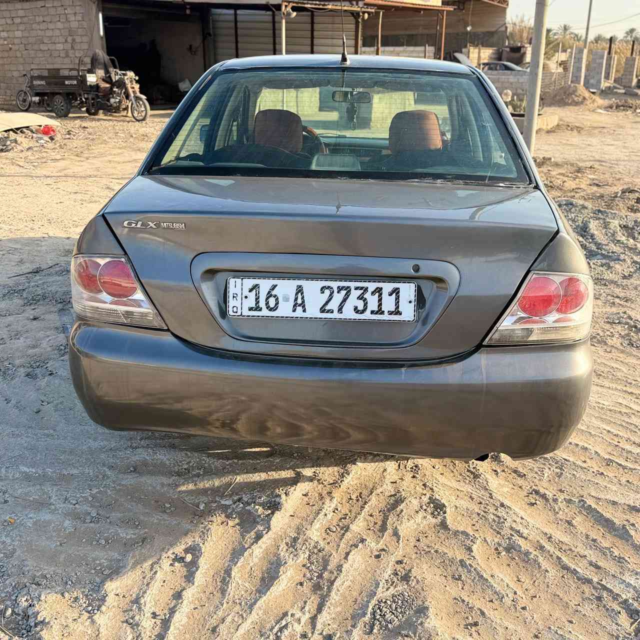 السلام عليكم
لانسر 2010 رقم قادسيه 

رقم دولي باسمي سنويه لل 2030
تبريد شغال منضومه جديده 
كير ومكينه وحداديه كلهن زينات 

مابيها اي ضربه قويه تكم وقماره مكفولات 

صابغها عام لان جارده وصورها قبل الصبغ موجوده 

باترد وتايرات جدد بك لايتات ولايتات جدد 

سعرها 76وبيها مجال بسيط 

مكاني ديوانيه مهناويه 

0***********
