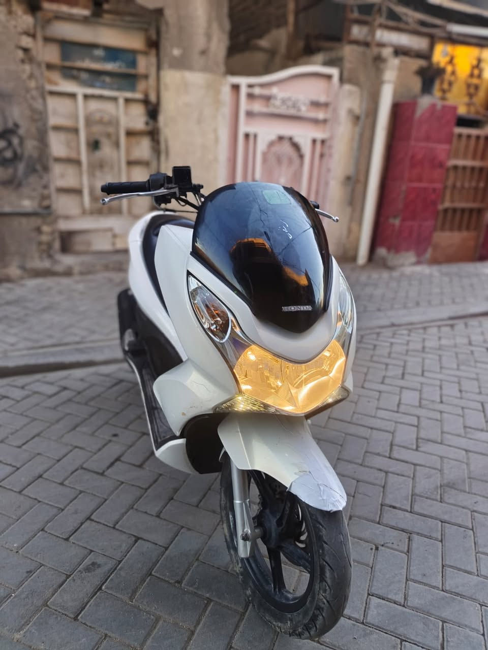 سلام عليكم بي سي اكس جيل اول ياباني مكينة 150 مكفولة سعر 1 و600 رقمي *********** مكاني مدينة الصدر
