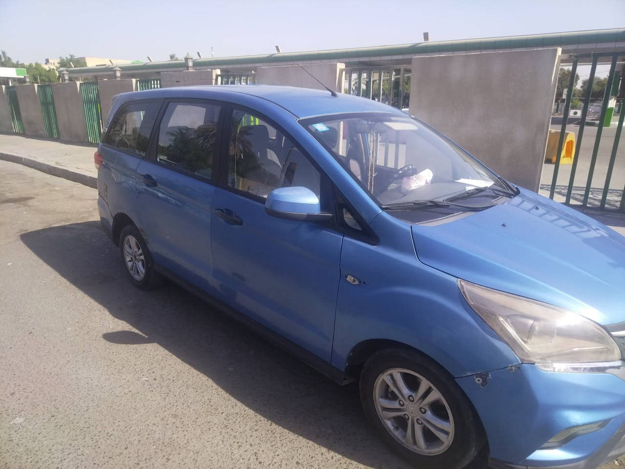 السلام عليكم ورحمة الله.. مراوس... مراوس...فقط...سياره بايك كينبو بايك مصريه ٧راكب عائليه بأسمي مكاني المنصور موديل ١٧...ماشيه ٨٥ كير محرك تبريد... كير عادي... ***********
