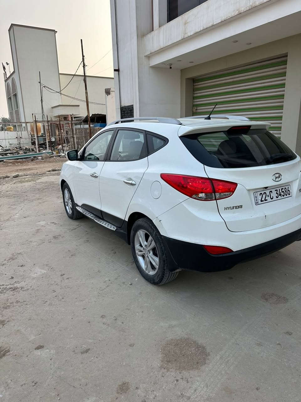 السلام عليكم 
هونداي توسان  خليجي 
موديل 2013 مكينه مامفتوح 
كير تخم تاير تبريد شغل 
السياره بيه قطعتين صبغ بنيد جملغ بدون دواخل 
كهربائية شغاله 
سنويه بسمي تريد تحويل تريد وكاله 
جسم السياره صافي 
مكان السياره بابل  الهاشميه 
السعر 128وبيه مجال للطيبين 
***********
