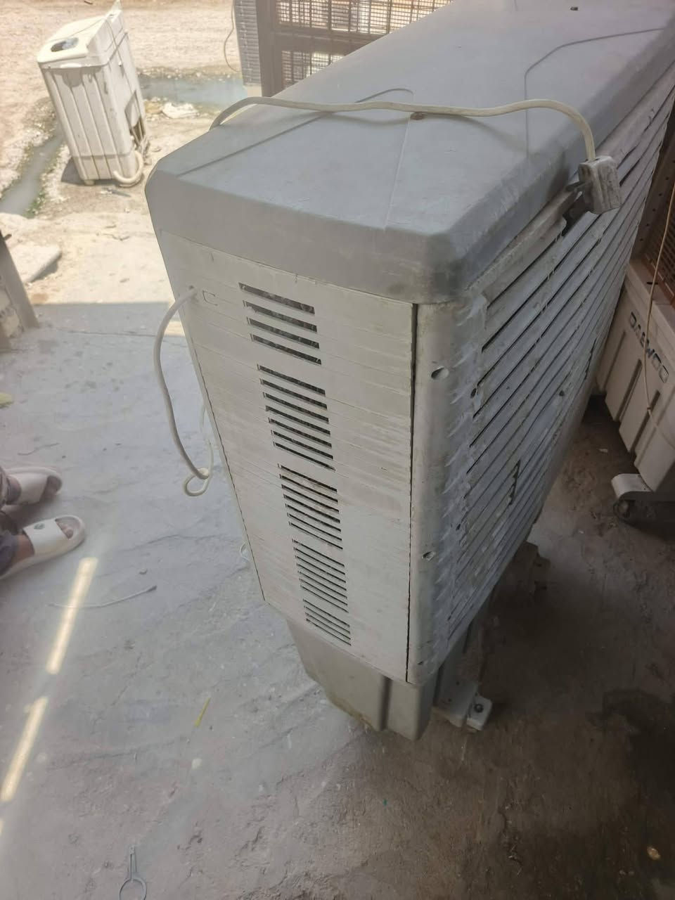 سلام عليكم مبرده كومفيرا الحجم الكبير 3 سرع ب 60 وبيها مجال الهاشميه حي العسكري خلف المدرسة المستنصرية بضبط ***********
