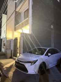 للبيع كورلا هايبرد 2025 ليفين الشكل الامريكي ماشيه 28 سيارة جديده جداً...