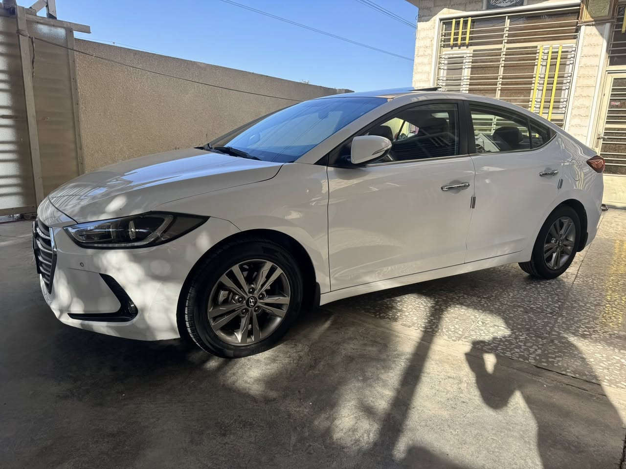 النترا 2017 رقم بغداد مشروع وطني بسمي
خليجيه وضع شركه واستخدام شخصي 
كفاله عامه من الحادث والصبغ والبارد 
ماشيه 140 حقيقي
بسعر 152 وبيه مجال 
عنوان كربلاء الحسينيه
***********
