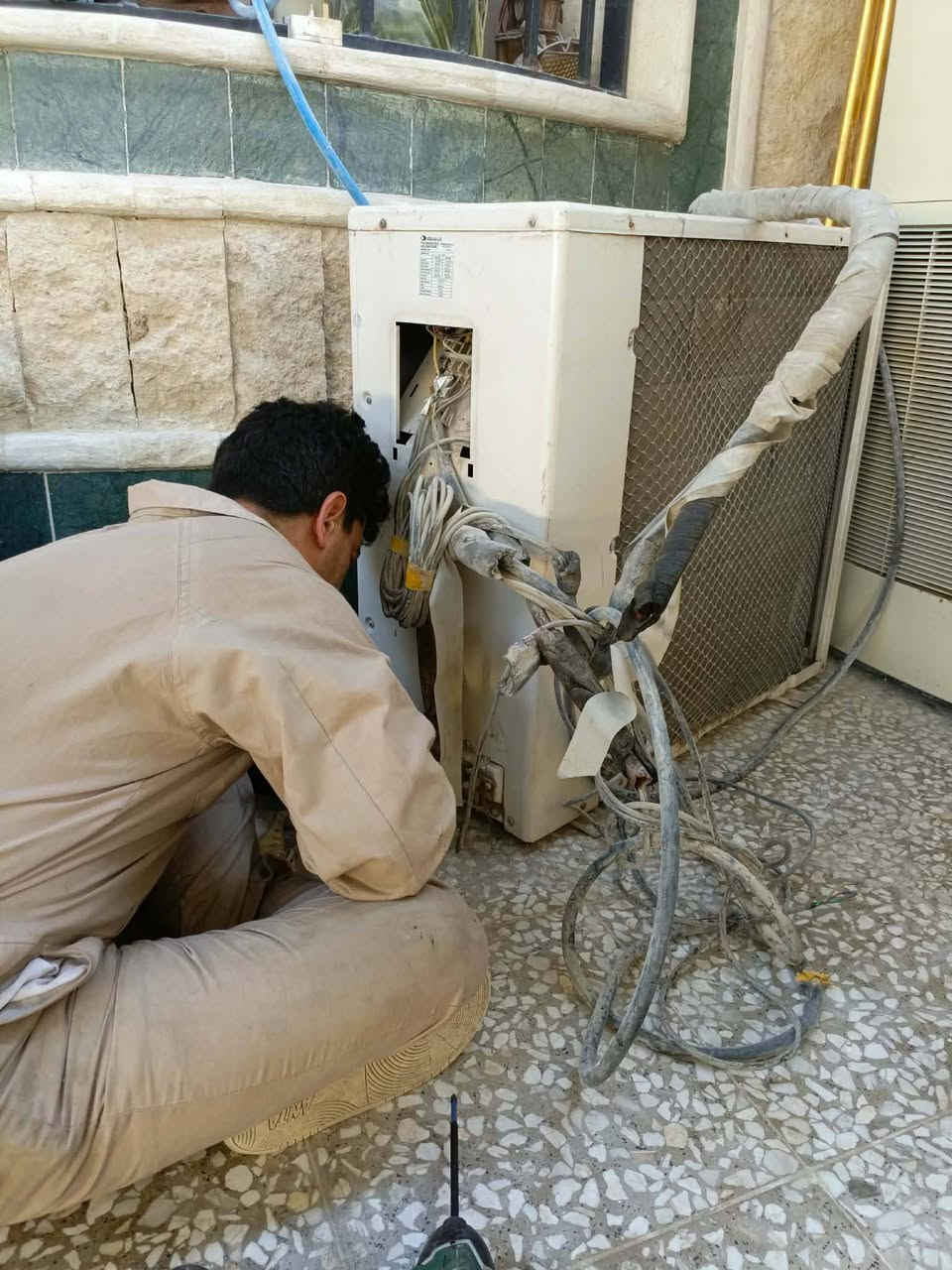 ورشه قمم التبريد لفتح وشد و غسل و صيانه جميع انواع السبالت اتصل على *********** اخوكم عباس
