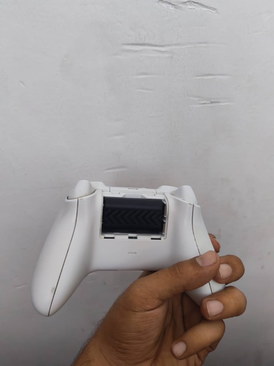 السلام عليكم
للبيع xbox series s 
كامل ملحقات مع بطاريات اصليه وهارد 1tb جهاز نضيف ما مفتوح مكاني بغداد الزعفرانيه الواليد مقابل مدرسه المروج السعر 450 و بي مجال 
***********

