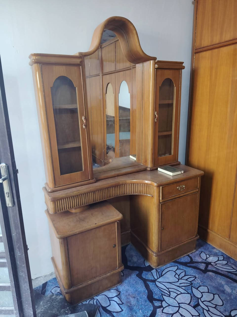 غرفة نوم شرط كله صاج طابقين 6باب أي كسر مابيه نظيفه كلش 550 أو بيه مجال مكانه نداء شارع جامعة الكفيل ***********
