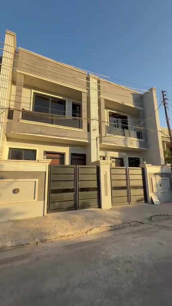 موقع العقار حي الجهاد مربع المخابرات 100 متر مقابيل سياج ضهر المدرسة شارع هدوء وبيت جديد زيرو 😍
يحتوى ع مدخلين
صاله ومطبخ وحمام ومنور وغرفه نوم

الطابق الثاني
غرفتين نوم مع حمام

للاتصال ***********
موقع العقار حي الجهاد مربع المخابرات 100 متر مقابيل سياج ضهر المدرسة شارع هدوء وبيت جديد زيرو 😍

