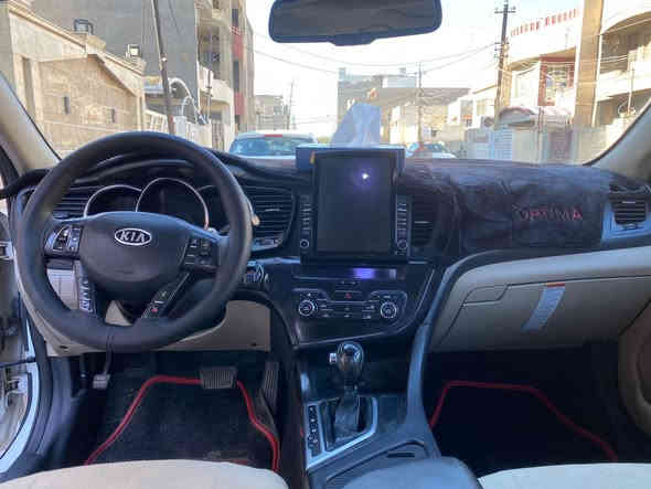 السلام عليكم 
كيا اوبتما موديل 2012 خليجية مكينة 2000دوش ماشية 153الف  بيها قطعتين صبغ الجاملغات الخلفية بدون حادث اوضرر فول مواصفات بصمة بنوراماطكتين  حساسات امامية خلفية شاشة كأمره دواره تحكم استيرن تبريد قطعتين تخم تاير صدر امامي خلفي اي نقص مابيها مكاني بغداد الجديدة السعر 114 وبيها مجال ***********
