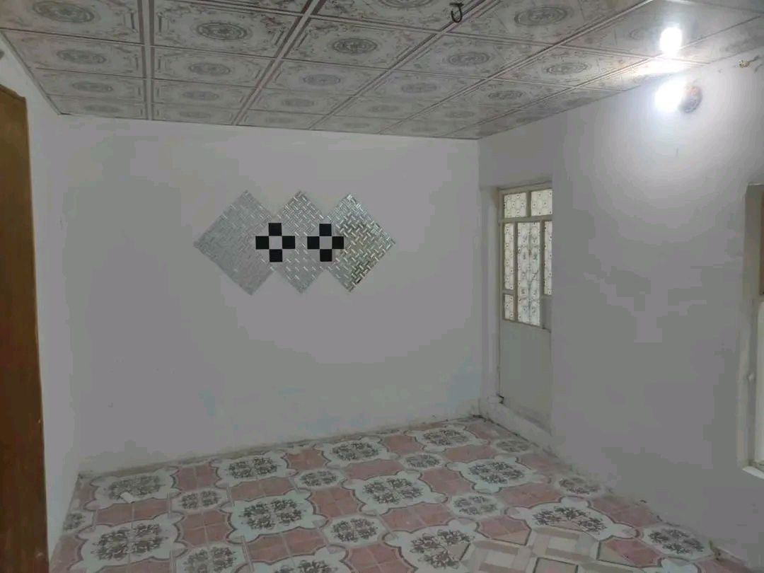 السلام عليكم بيت 100 متر للبيع حي ميسان شارع الجامع 
سند بأسمي *********** سعر مناسب
