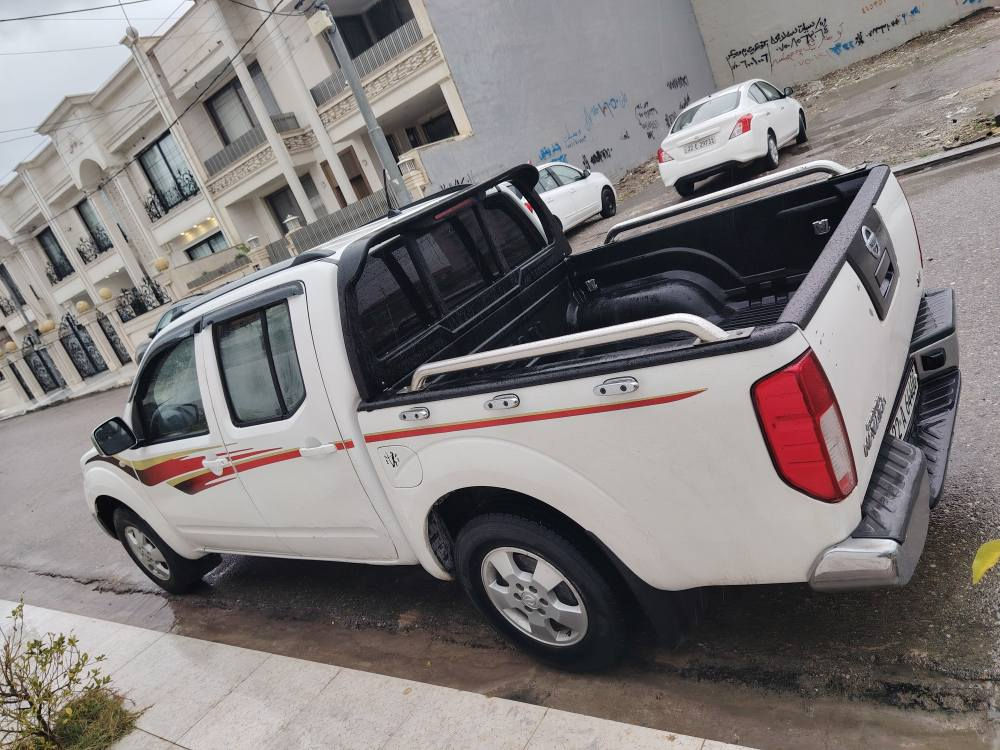 نیسان نەڤارا مۆدیل2009 سەیارک دووپەڵە بۆیاخی هەیە لەگەڵ دوو جی ساردە کوت سەیارک گیڕو مەکینەو تەق وڕەقی گشتی بەشەرتە لۆکە ڕەقم و سنەوی تا2029تازیە تحویل و وەکالەبەشەرتە کۆبۆن بەنزینی هەیە سەیارک زۆر زۆر پاک ماوتەوە لە هەولیرم نرخیشی90$ وەرەقە وتۆزی مجال ژ.م*********** أربيل, العراق
