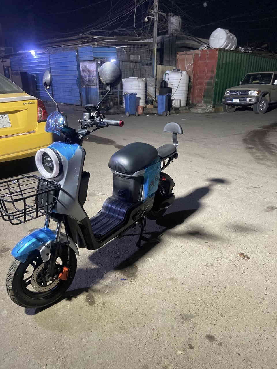 السلام عليكم للبيع ار 9 جديدة بل جيس وصل الشراء موجود 
قبل سبوع دراجة فول موصفات 

5 بطاريات كبار 
لايت زنون 
بريك امامي خلفي 
اشاير يمنة يسرة 
دبل إشارة 
نضام R(ترجع ليورة)
دراجة بعدهي جديدة وبلجيس رقمي *********** مكاني 
بغداد حي العامل
