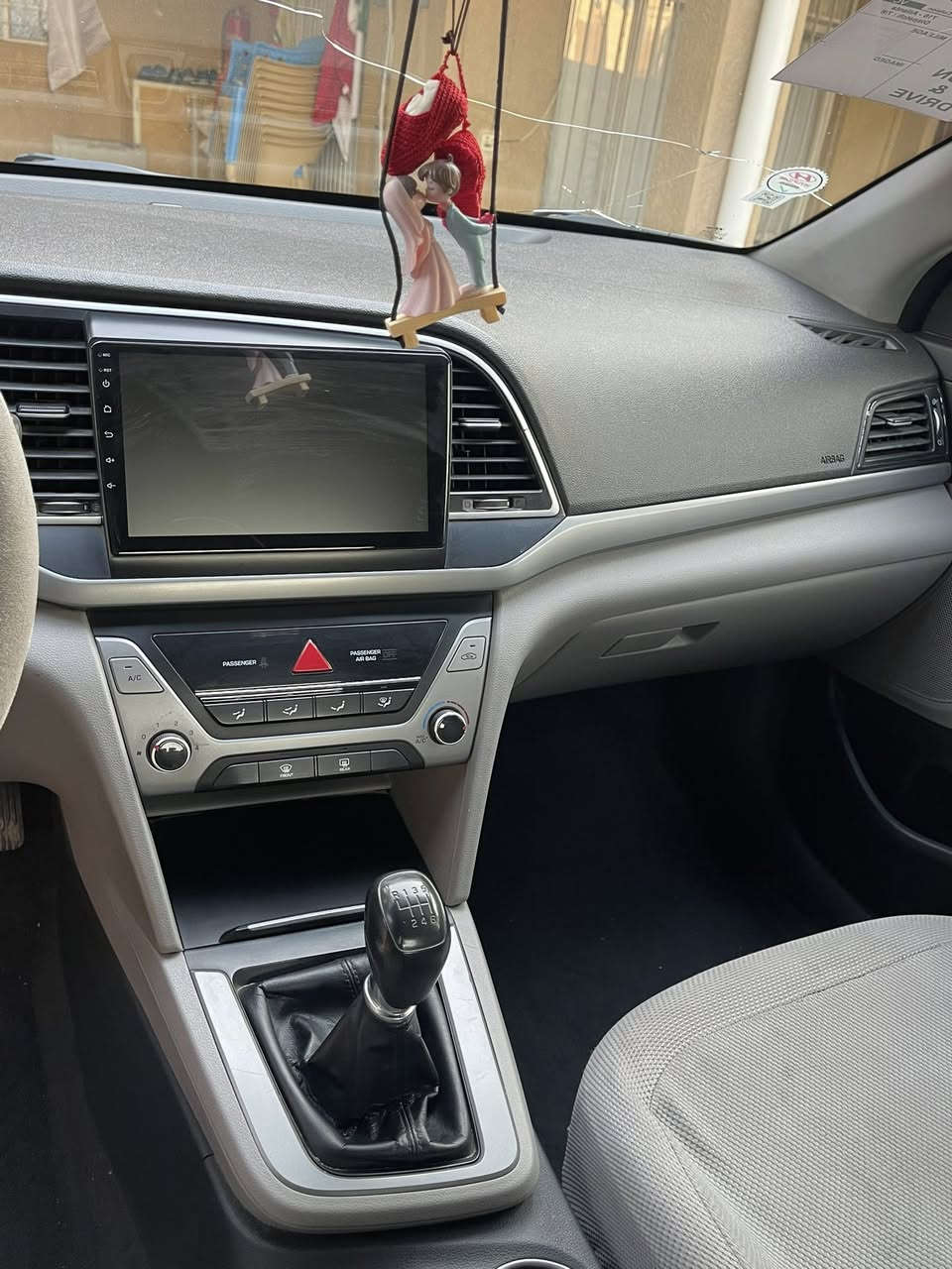 السلام عليكم النترا للبيع موديل 2017 كير عادي 6 نمر رقم بغداد صور السونار موجود بلمنشور السعر 100 وبيها مجال *********** مكان السيارة الصويرة
