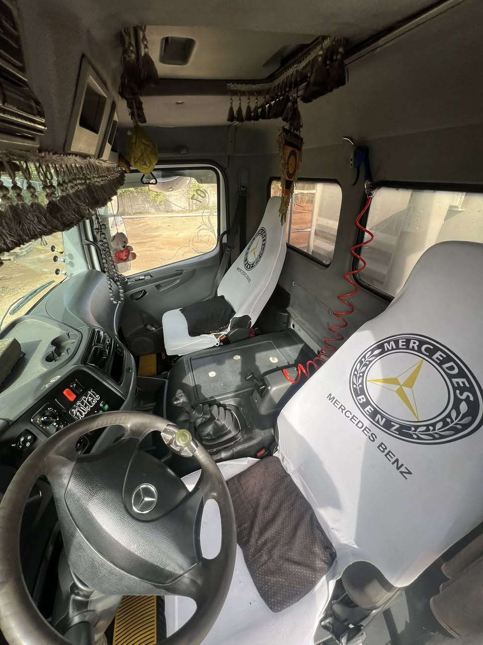 اتيكو قلاب للبيع 
موديل 2006
6سلندر حجم 1228
كير عادي 6 ويا البك 7
فول مواصفات
للاستفسار الاتصال ***********
رجاءً الموشراي لايتصل
