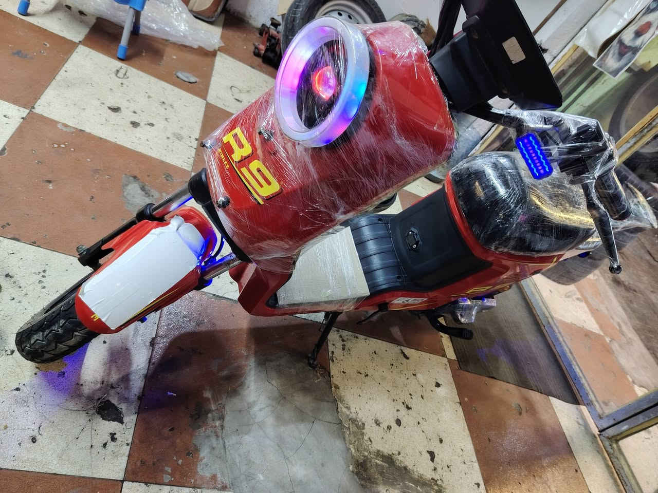 R9 2025 جديده جاهزه  استخدام قليل
نضافه 100/100 مابيها اي نقص لايت عالي ناصي دبل رباعية الدراجه جديده جيسً شاشه حديثة نضام بارك وبك
 تشغيل عن بعد شاحنه بلاديه وباقي التفاصيل معروفه
 السعر 450 وبي مجال العنوان البصره 5ميل
***********
