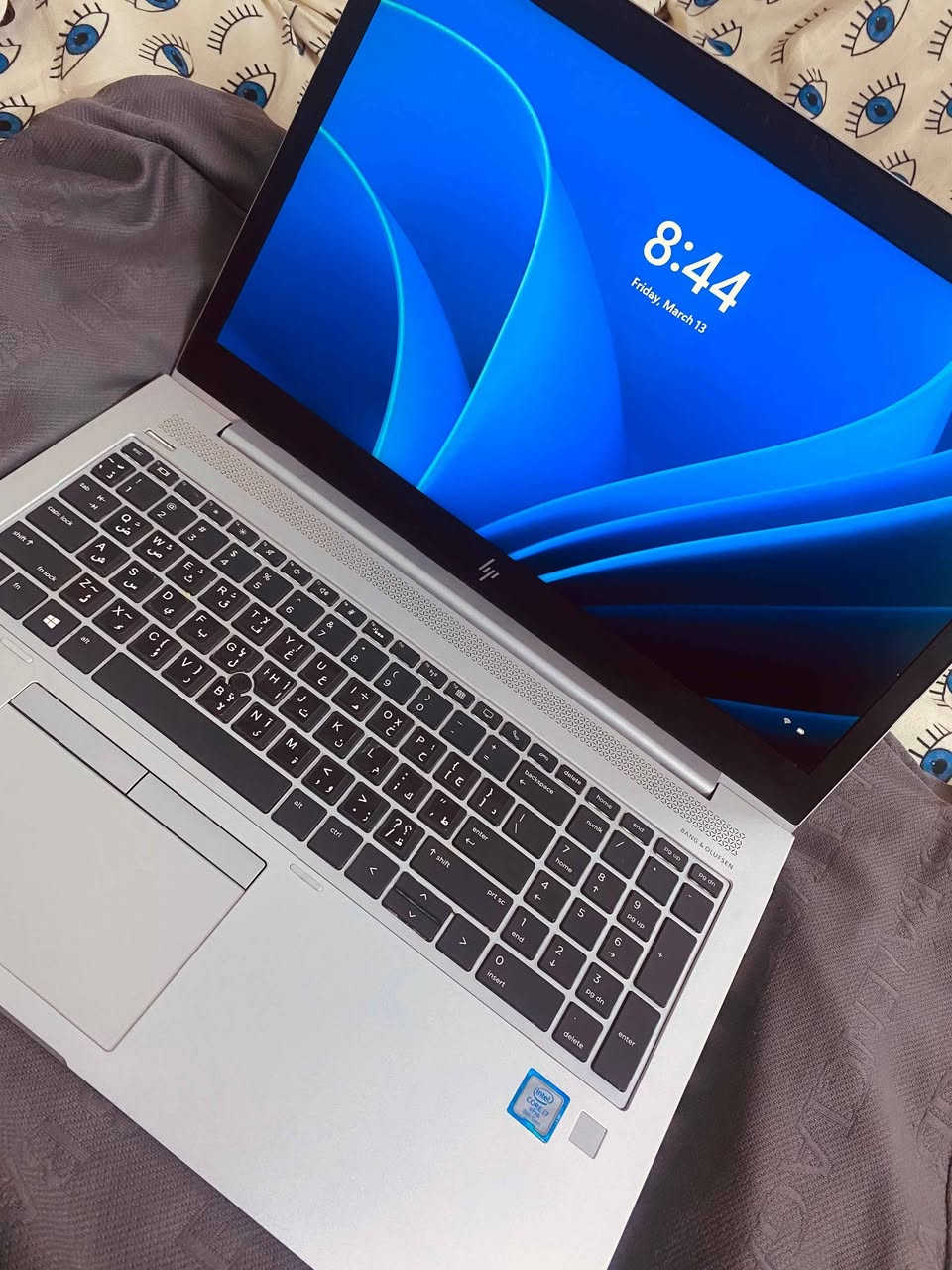 � لابتوب HP EliteBook للبيع (استعمال شخصي)

عندي لابتوب خاص بي للبيع بحالة نظيفة جداً واستعمال خفيف، مناسب للدراسة والعمل والتصفح.

✨ المواصفات:
• نوع الجهاز: HP EliteBook
• رام (RAM) جيدة تشغل البرامج بسلاسة
• يدعم SIM كارت للإنترنت المباشر
• بصمة إصبع لفتح الجهاز بسرعة وأمان
• Wi-Fi سريع واتصال قوي بالإنترنت
• شاشة واضحة وألوان جميلة ومريحة للعين
• أداء سريع بالتشغيل وفتح البرامج
• بطارية جيدة تدوم فترة زينة
• منافذ متعددة: USB – HDMI – مدخل سماعات – مدخل شبكة
• كيبورد عربي + إنكليزي
سعر500وبيه مجال
ذاكره512
الرام32

📌 الجهاز نظيف وما بي أي مشاكل.
📩 اللي مهتم يراسلني خاص كربلاء, العراق


**إذا كنت صاحب هذا الإعلان وتريد حذفه لأي سبب، رجاءا أرسل رسالة إلى الدعم الفني**