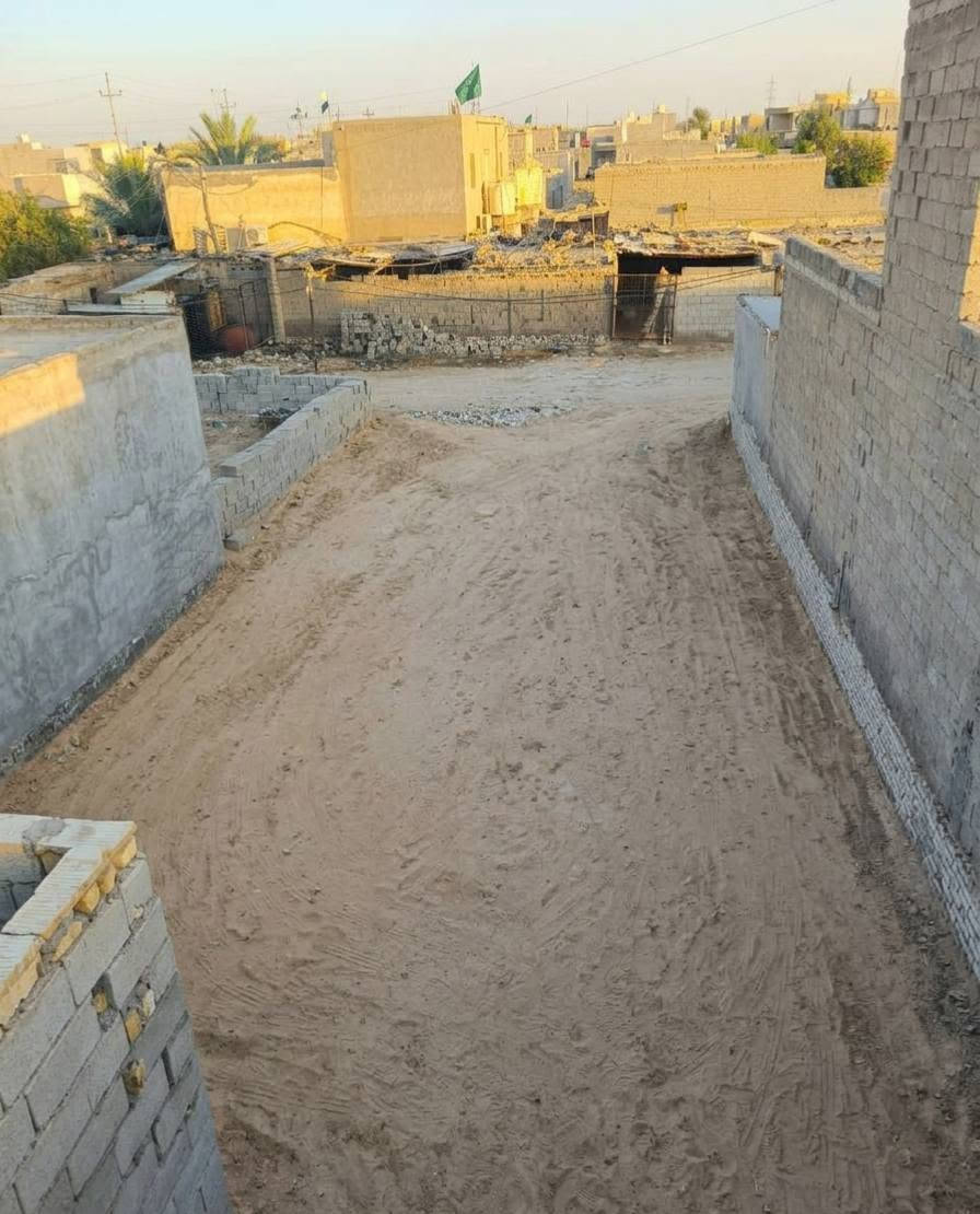 سلام عليكم للبيع طابو زراعي سند 25 بيت هيكل كما موضح في الفيديو 250 م + قطعة 220 بصف البيت + قطعة خلف البيت 200 م 
العنوان : دوانم حي سلام مقابل بانزين خانه بيت مخيلف 
للأستفسار الاتصال على رقم ***********
